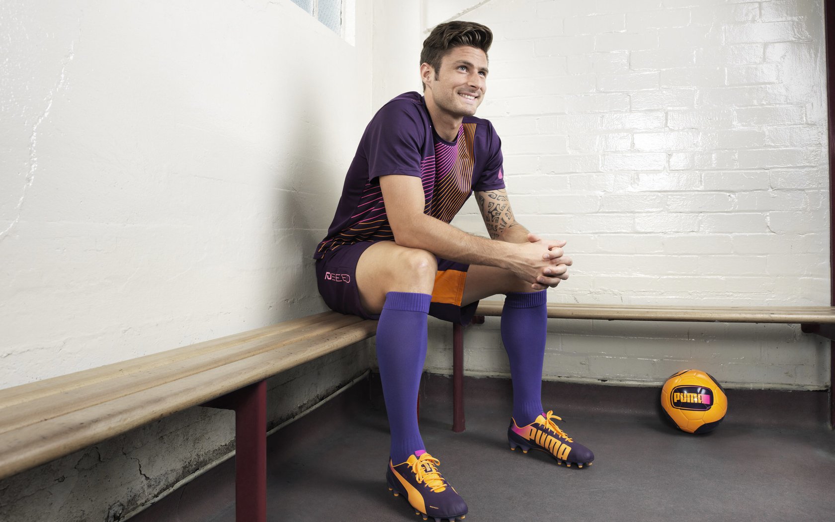 爱游戏app-中国足球俱乐部开展高频次战术实战对抗营，中国足球俱乐部开展高频次战术实战对抗营比赛